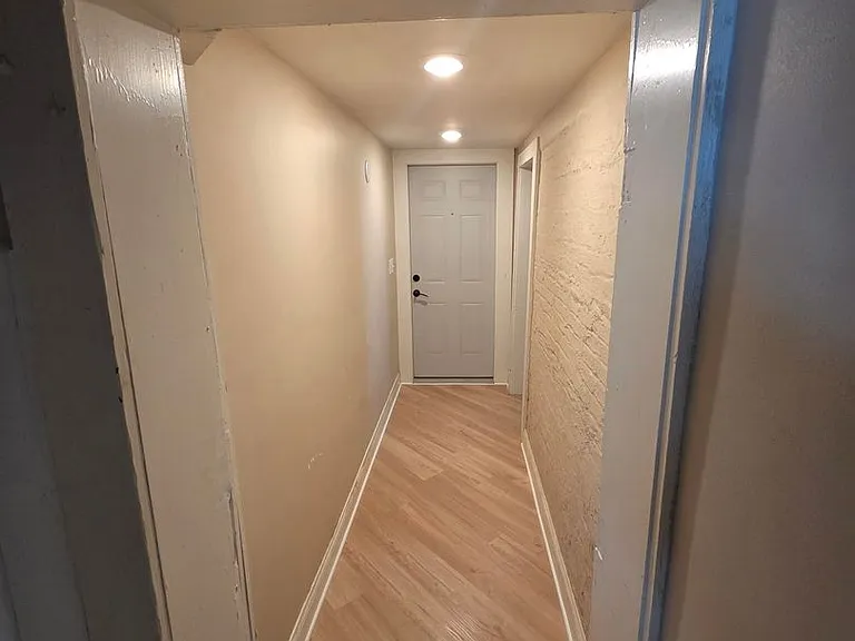 222 N Hamilton St — Photo 4