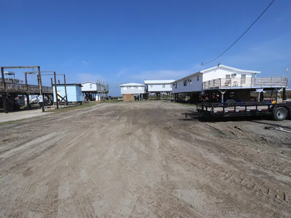 182 Rosethorn Ln, Grand Isle, LA 70358