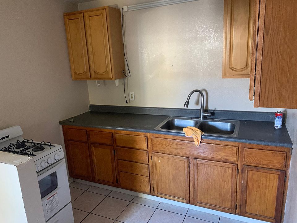 2nd image of 329 El Cajon Dr #2