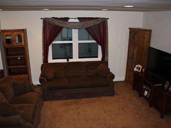 3RD VIEW OF LIVING ROOM