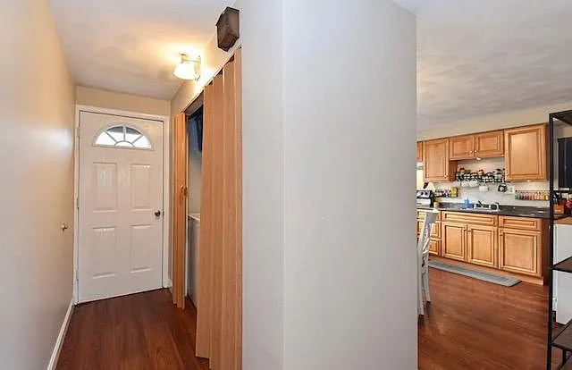 1588 Main St #10 — Photo 6