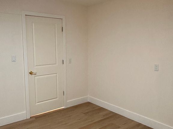 3rd image of 408 Randall St #7