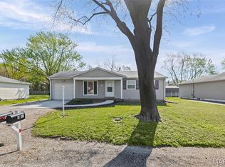 14 Dee St, Moro, IL 62067