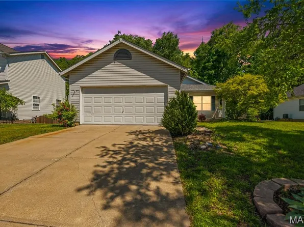 1035 Providence Pointe Dr, Wentzville, MO 63385
