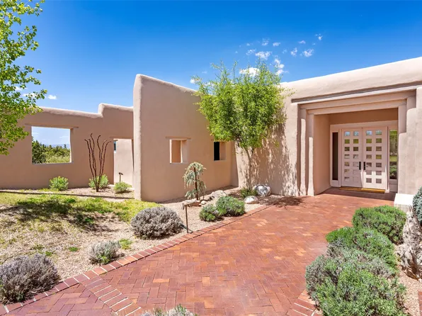 98 Vuelta Maria, Santa Fe, NM 87506