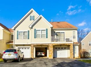 401 Boulder Ridge Dr, Randolph, NJ 07869