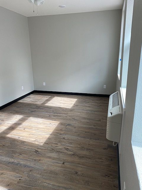 1st image of 118 W 8th St #16594033