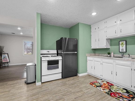 5th image of 6722 N Birchwood Ave