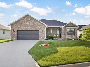 1102 S Strait Avenue, Ozark, MO 65721