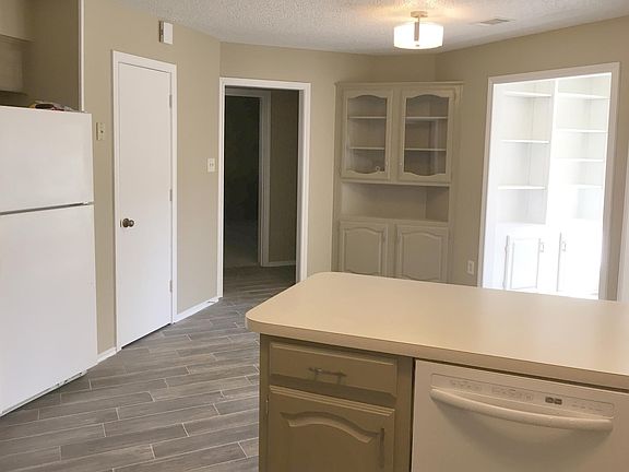 Kitchen/Breakfast Area