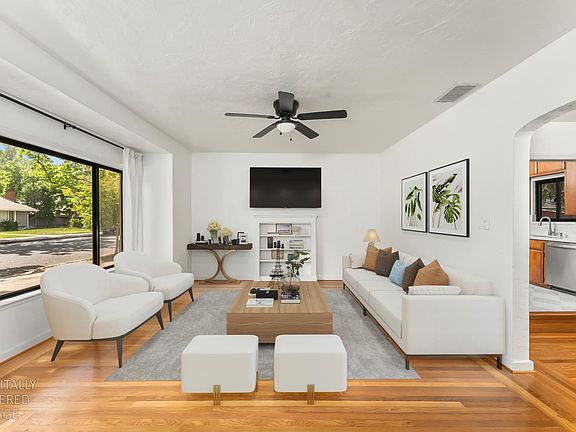 5th image of 121 Carmel Ave