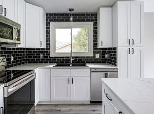 640 Conestoga Trl, Chanhassen, MN 55317