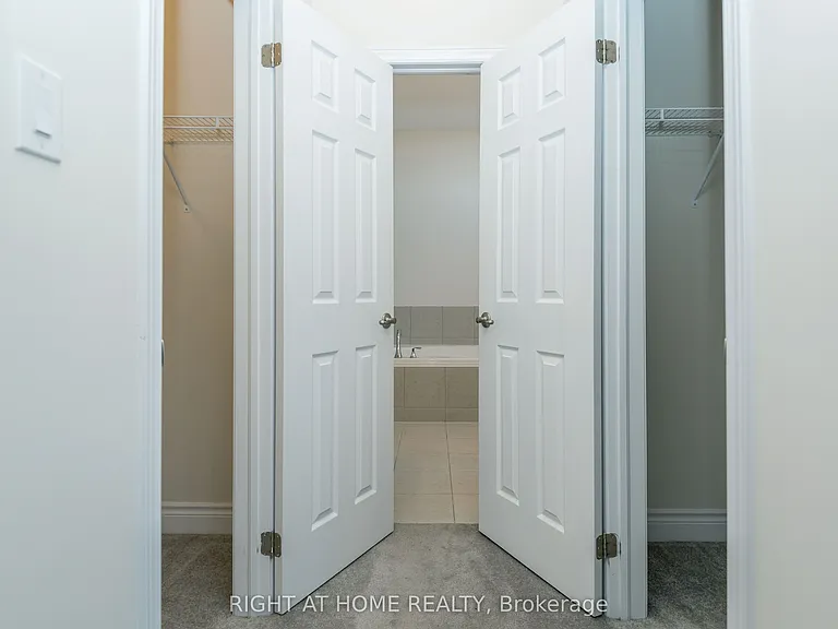 8 Monarch Dr — Photo 37