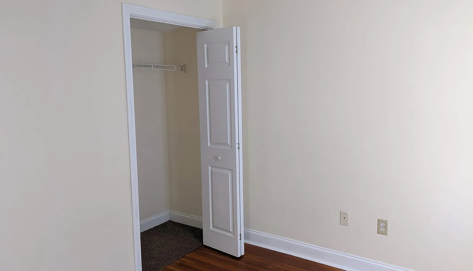 2 bed, 1.5 bath, 936 sqft, $2,200 — Photo 4