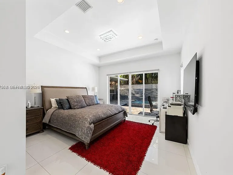 4497 SW 25th Ter — Photo 8