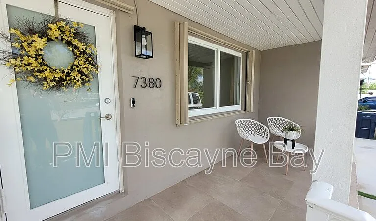 7380 SW 35th St — Photo 3