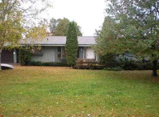 345 Meadow Ln, Petoskey, MI 49770