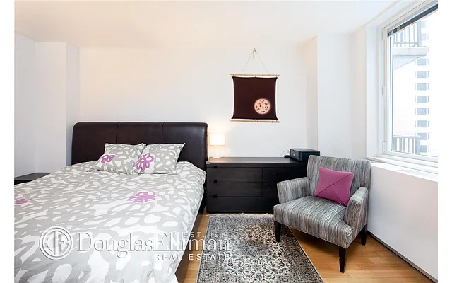 Rented by Douglas Elliman | media 19