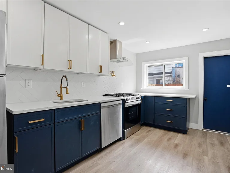 3185 Agate St — Photo 10