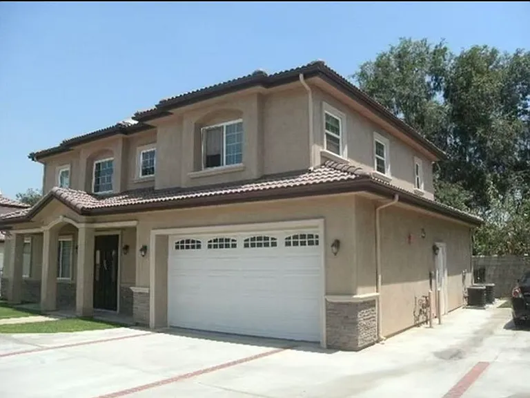 13736 Monterey Ave — Photo 2