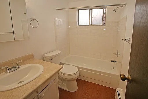 9 S Sherman St — Photo 2
