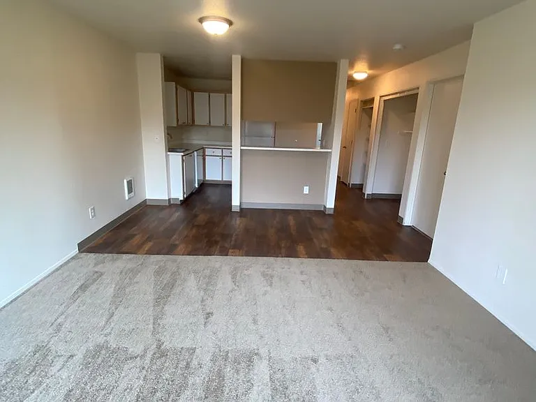 Steeple Chase Apartments — Photo 36