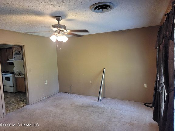 2nd image of 817 Roosevelt St