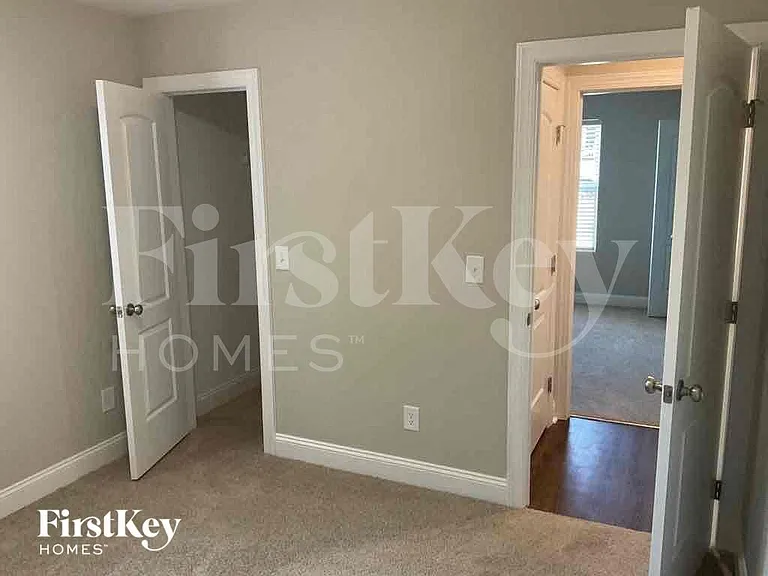 2047 Samantha Dr — Photo 24