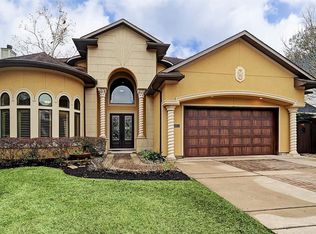 4615 Locust St, Bellaire, TX 77401