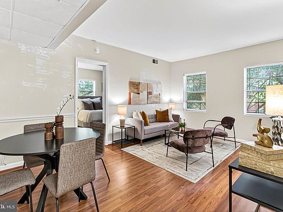 4th image of 1723 N Troy St #8-405