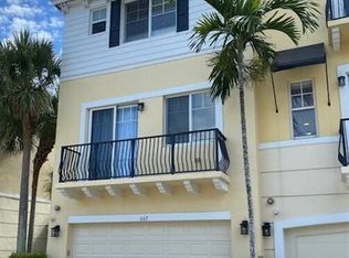 667 NW 38th Cir, Boca Raton, FL 33431