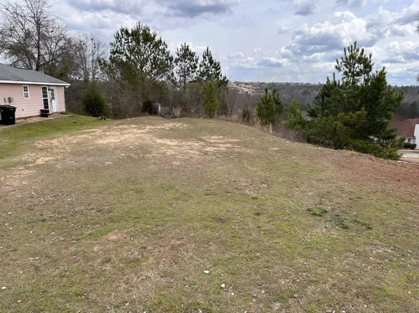 704 Crestline Dr, Columbus, GA 31907