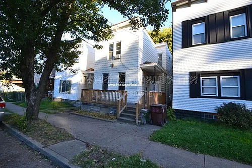 310 E 16th St Photo 1
