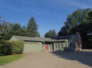 6742 Walnut Creek Dr, Fairview, PA 16415