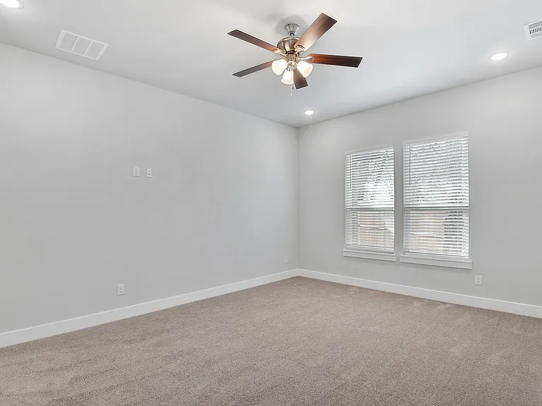 2217 S Peachtree Ct — Photo 30