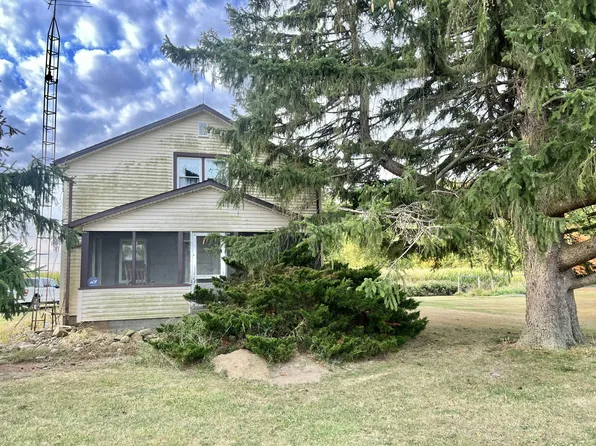 2261 W Yankee Rd, Jasper, MI 49248