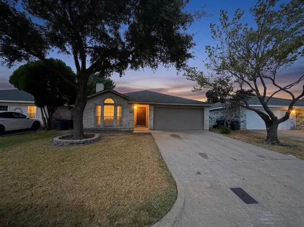 8109 E Summer Trail Dr, Fort Worth, TX 76137