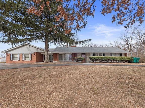 2nd image of 1401 Belgrove Dr