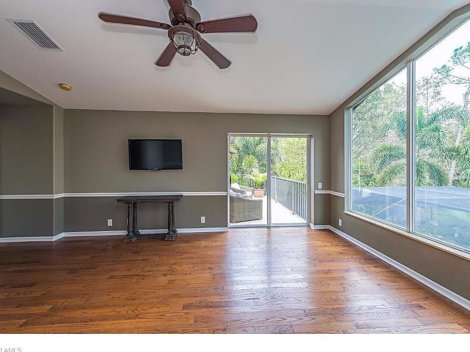 1st image of 2968 Lone Pine Ln