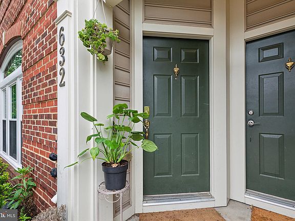 3rd image of 632 Pelican Ave #632