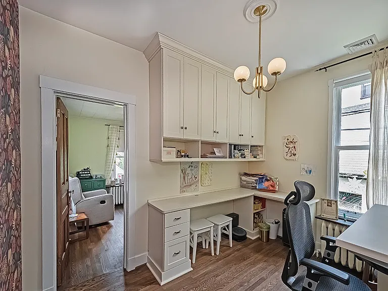 6051 Grafton St — Photo 16