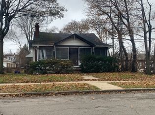 640 Judge Ave, Waukegan, IL 60085