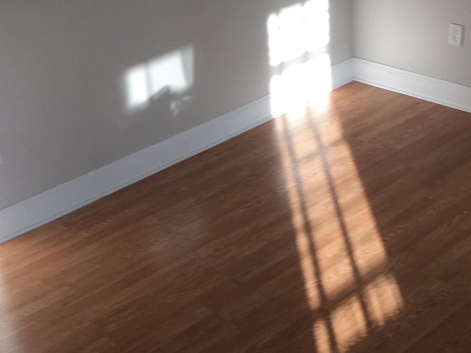 2nd image of 101 Garfield Ave Floor 1