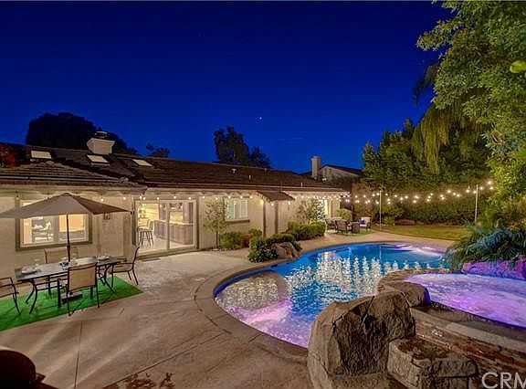 3rd image of 315 E Dunbarton Pl
