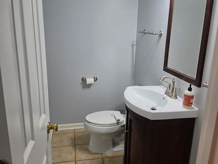 637 Sugartree Ln — Photo 12