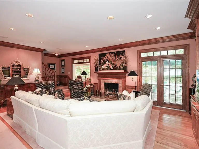 1640 Lazy River Ln — Photo 20