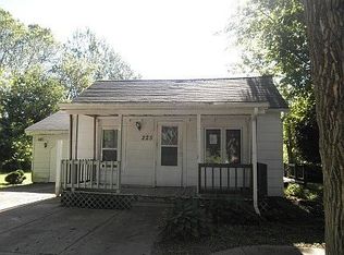 225 Chapman St, Paw Paw, IL 61353