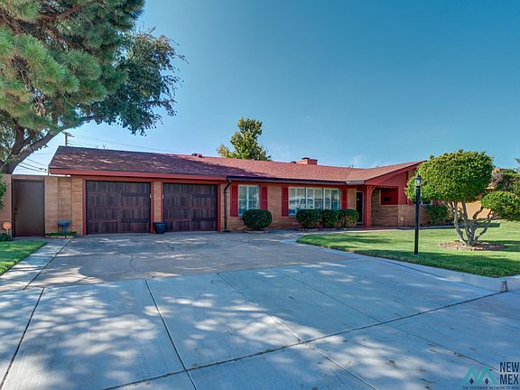 3rd image of 725 E Seco Dr