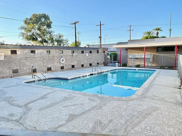 445 W Osborn Rd #15 — Photo 34