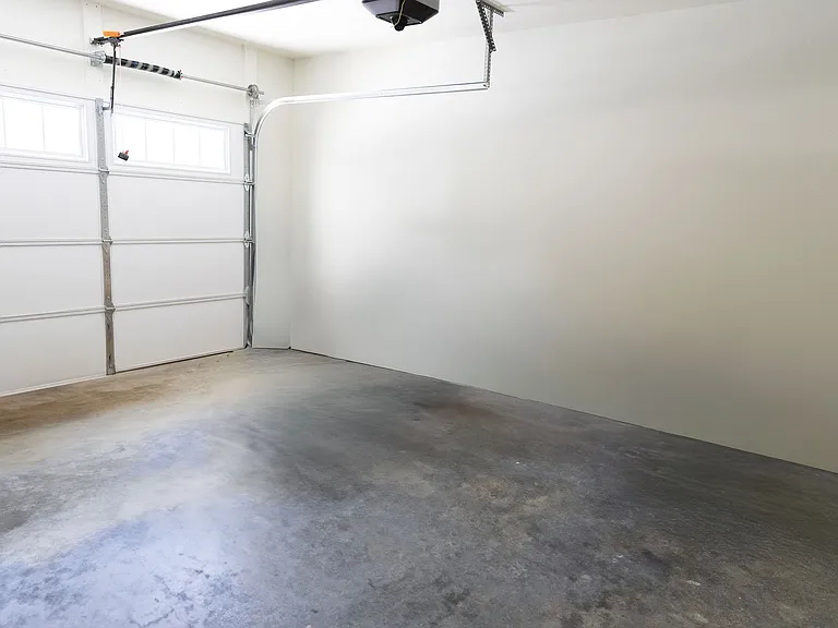724 Green St NE — Photo 9